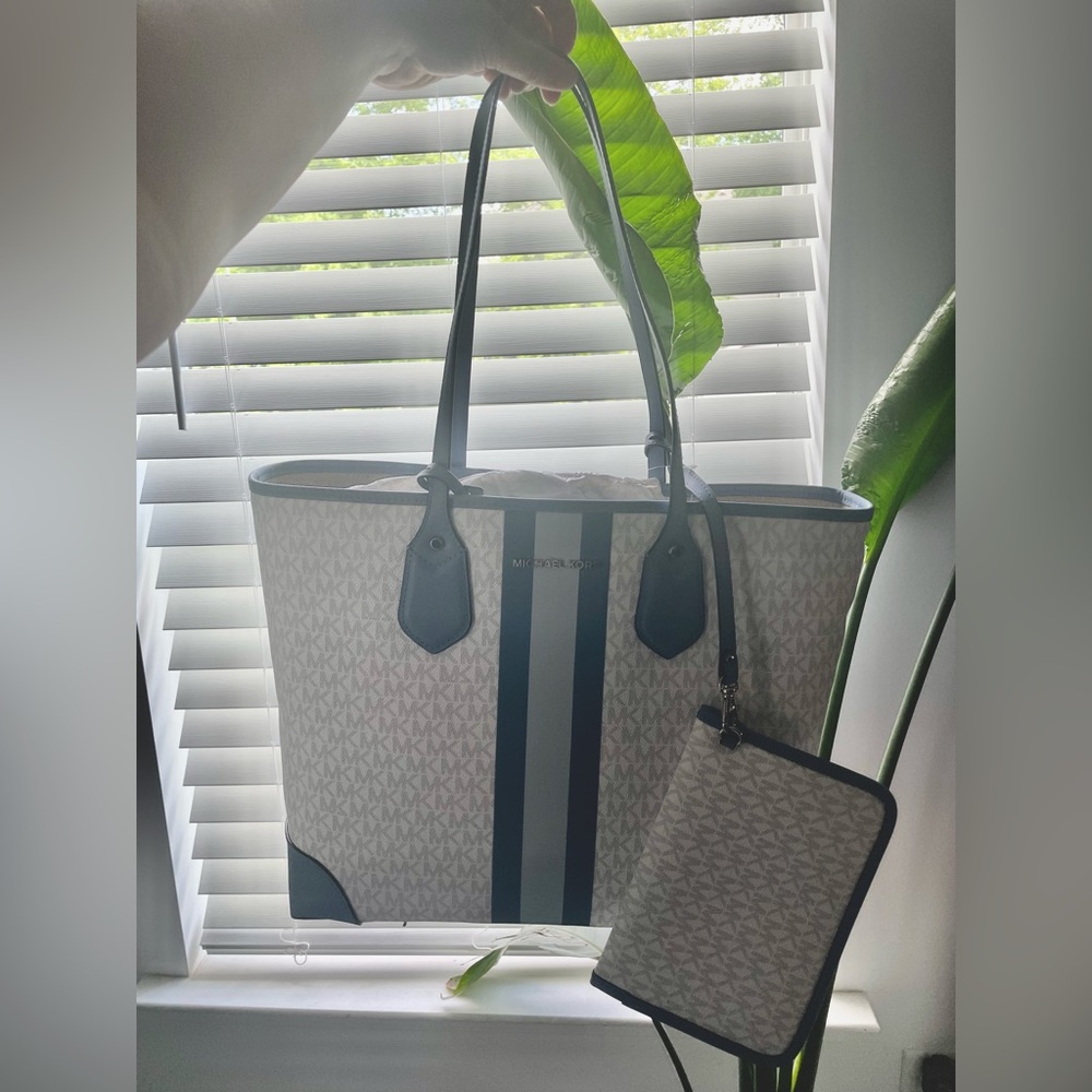 White and blue Michael Kors bag NWT
